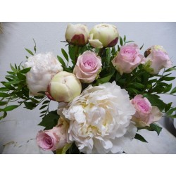 Bouquet de pivoines et de...