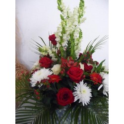 Coussin conique rouge et blanc